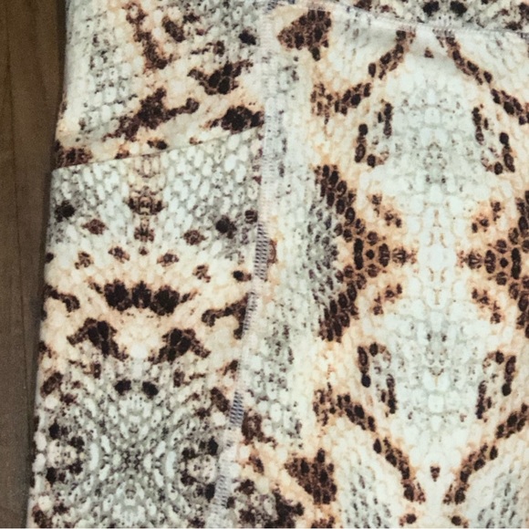 Varley Snakeskin Print Leggings - Picture 2 of 6